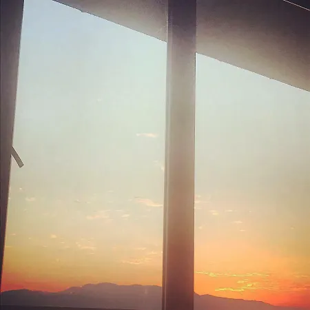 Mountains View Apartment *
